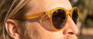 Meller Kubu Amber Carbon Genererad bild